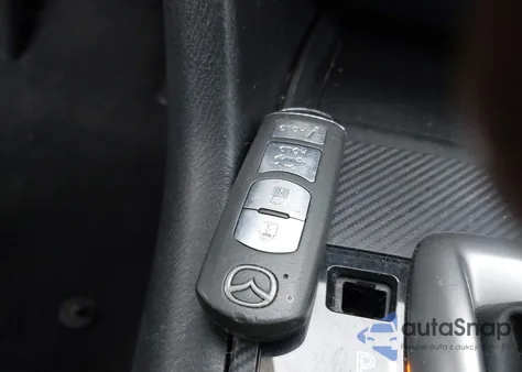 2014 Mazda Mazda3 I Sport из США, поврежденный, VIN JM1BM1U71E1185851